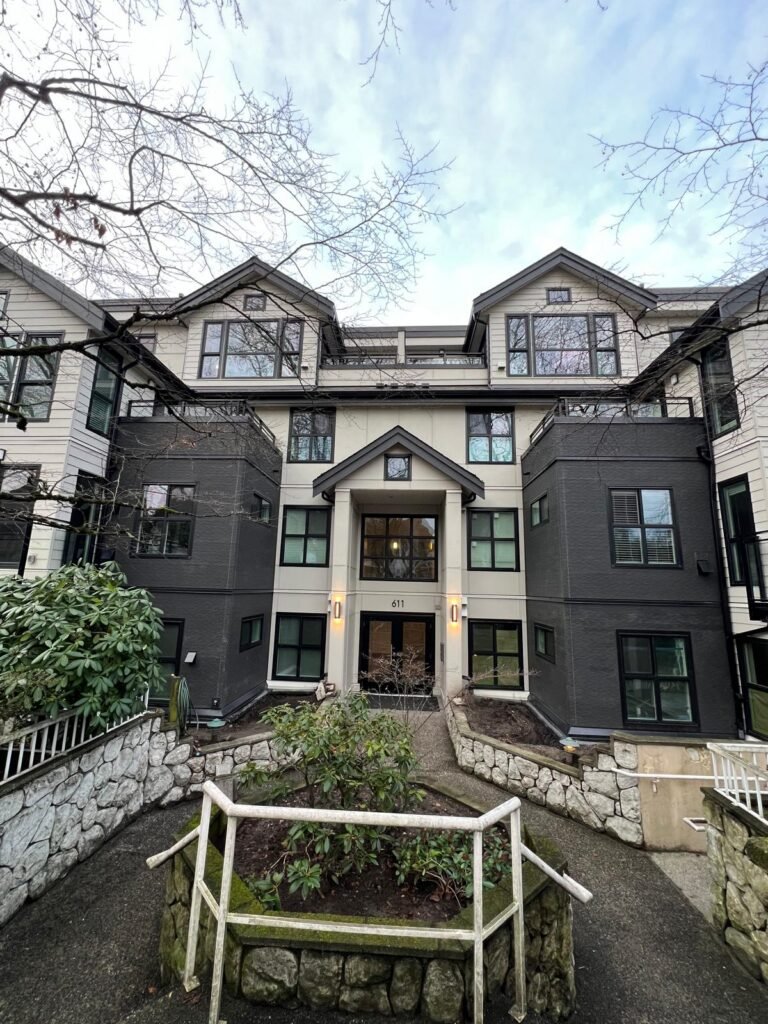 James Hardie panels installed on this multi-family building, giving the exterior a clean, modern look with a durable, low-maintenance finish.